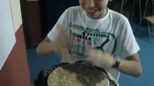 Bom Menino - Samba en Atabaque!!! GCB - Chile смотреть онлайн