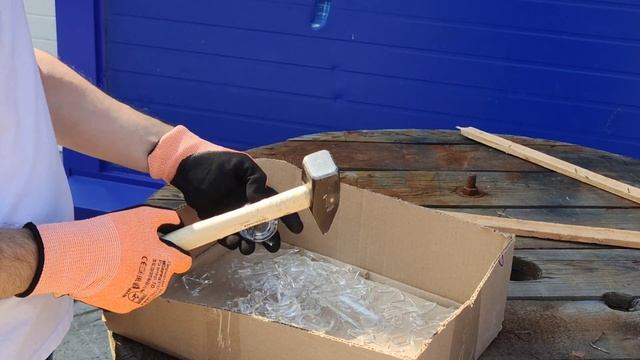 Ломаю стекло руками в перчатках Scaffa Рубеж Нит Е. Настоящий краш-тест смотреть онлайн