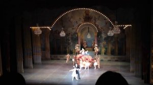 Щелкунчик, ч. 4 -Акт 2- Мамаша Жигонь Mother Ginger, Русский танец Russian Dance - Бостон, дек 2013