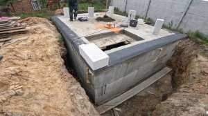 Стены сарая из газоблока...