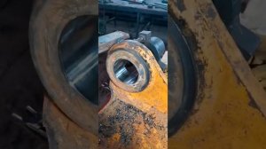 Восстановление проушин ковша экскаватора коматсу 210