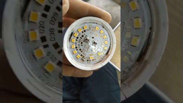 Как починить сгоревшую светодиодную лампочку на 220в