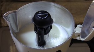 Bialetti Mukka Express - Cappuccino coffee with cinnamon