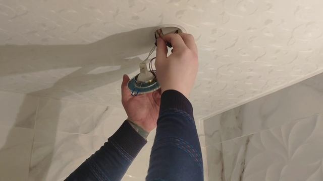 Снять точечный светильник смотреть онлайн