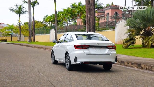 Sencillo, funcional y práctico ? | Toyota Yaris 2023 | Prueba en Español | 4K смотреть онлайн