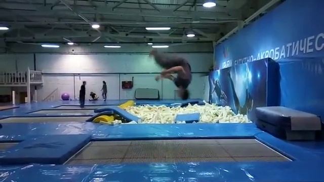 Человек и батик смотреть онлайн