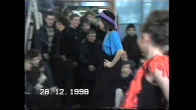 Празднование Нового Года в Доме пионеров. 1998 г. смотреть онлайн