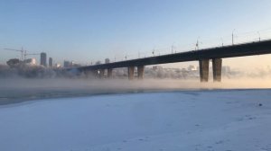 Река Обь покрылась туманом в Новосибирске. Река Обь как в триллере.