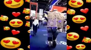 Телохранитель робот Короля Бахрейна.