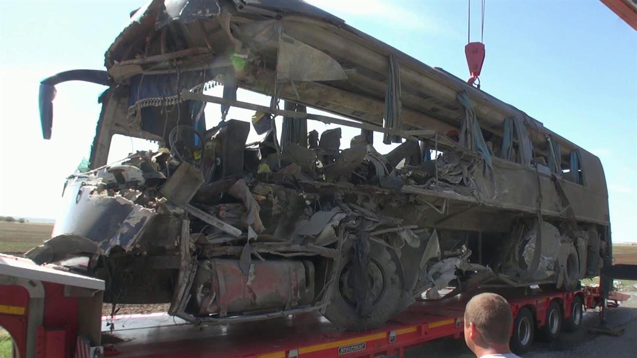 На Ставрополье в рейсовый автобус влетела фура, чудом удалось спастись женщине с ребенком