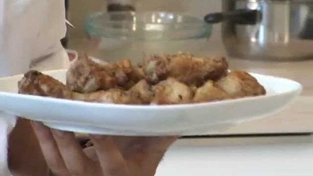 Крылышки Гриль с жареными баклажанами и сыром смотреть онлайн