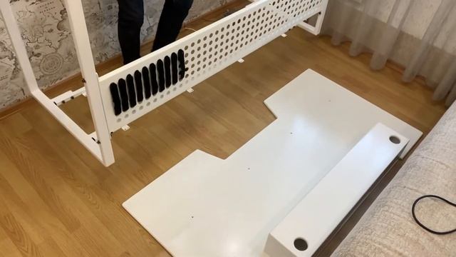 Компьютерный стол, который всегда будет в идеальном порядке. Минималистичный ПК стол.