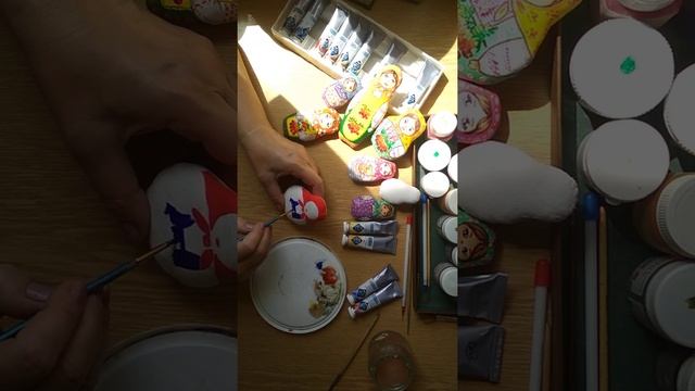 РОСПИСЬ МАТРЕШКИ...текстильной.  Это магнитик-матрешка (1)