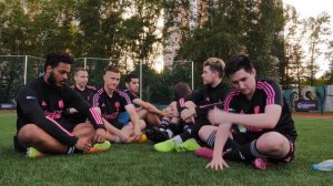 ВСЯ КОМАНДА хочет выгнать ЛУЧШЕГО ИГРОКА за КРАСНУЮ карточку?! / БУДНИ АМКАЛА