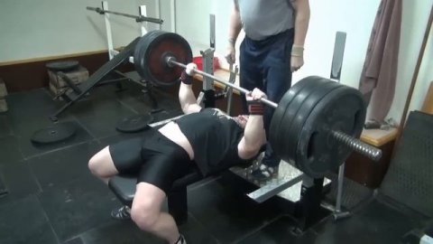 Вадим Кахута жим лежа 210 кг на 7 раз / Vadim Kahuta Benchpressing 210kg x 7