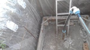 Как забетонировать приямок для скважины на даче своими руками.