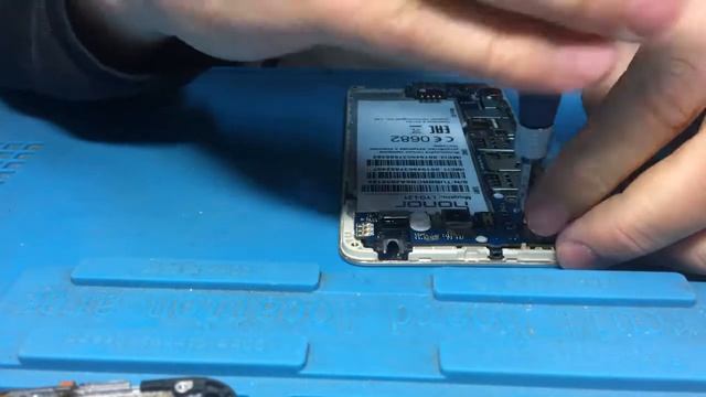 Huawei Honor 5a disassembly / разборка // How to disassembly / Как разобрать Honor 5a смотреть онлайн