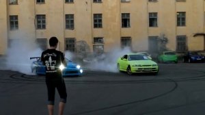 Toyota Soarer & Nissan Skyline Burnout