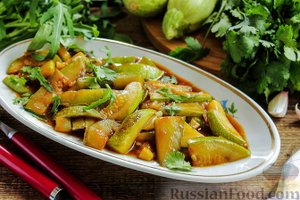 Пикантная овощная закуска.
КАБАЧКИ С СОЕВЫМ СОУСОМ И ЧЕСНОКОМ