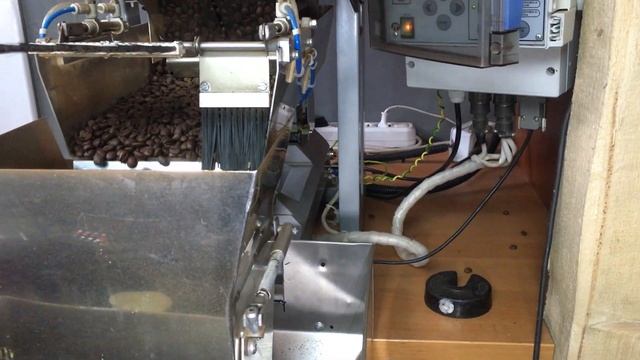 Green кафе одобрил в Калининграде, суета на заводе обжарки кофе! смотреть онлайн