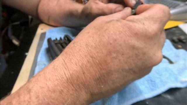 Ibanez RG rebuild Part 7: Licensed Floyd Rose upgrades and mistakes. смотреть онлайн