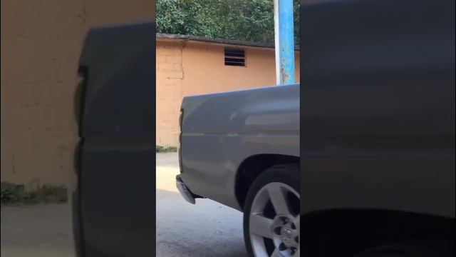 Las mini truck #d21 #d21hardbody #minitruck #nissan #nissanhardbody #pickup #oldschool #fypシ смотреть онлайн