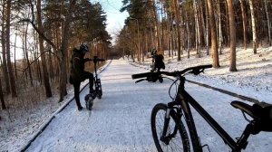 На электросамокате ЗИМОЙ. Kugoo G Booster, xiaomi, Франкенштейн. Шипованная покрышка! + Велосипед.