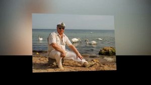 Жизнь похожа на позднюю осень -  Исполняет Леонид Бутырин, слова Сергея Попова.