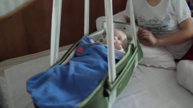 Кроватка-качалка для ребенка 2.avi смотреть онлайн