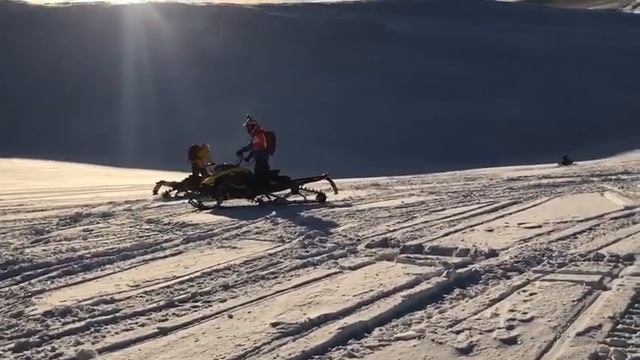 катание в хибинах ,Школа горного катание Skidoo смотреть онлайн