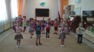 Танец с сосульками. Средняя группа 2021 МР Рожкова МВ.