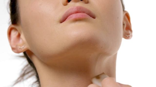 How To Apply Foundation Like A Pro I Clinique смотреть онлайн