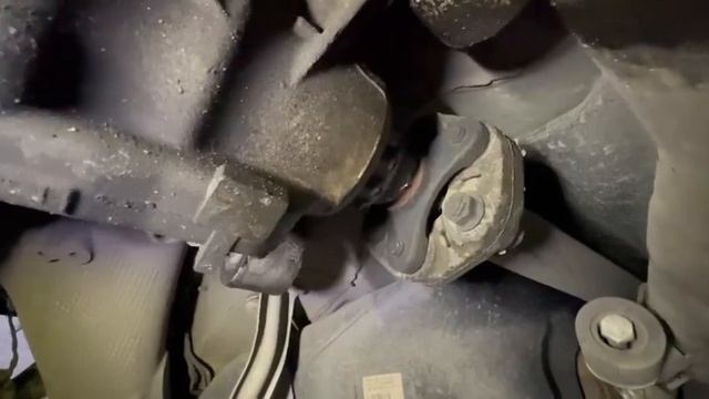 На пробеге 70 тыс.км потекли сальники заднего редуктора 2.93 на 5er G30 2л дизель смотреть онлайн