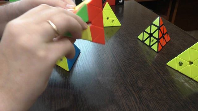 Unboxing №101 YuXin Little Magic Pyraminx смотреть онлайн