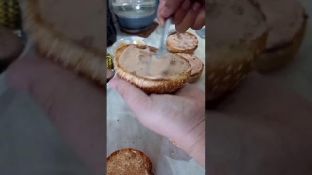 Сочный бургер на 8 марта. смотреть онлайн