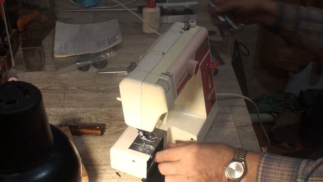 Швейная машина "ЯГУАР -281". Ремонт. Замена маховика-шестерни. смотреть онлайн
