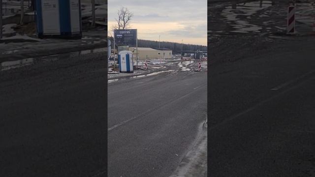 После долгого прохождения границы можно сразу сходить в туалет #беларусь смотреть онлайн