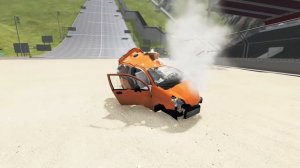 Как пролететь через огромное крутящиеся Колесо? Гоша и Чич крушения машин в игре Бименджи Драйв.