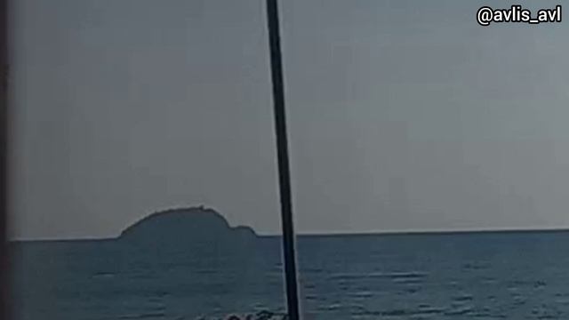 Италия.....Лигурия.....Остров....Море.