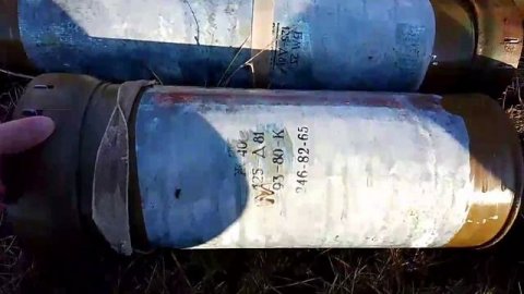 Тайник с танковыми боеприпасами нашли оперативники в Херсонской области с помощью дрона