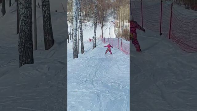 Саня в этом году встала на горные лыжи! #активныевыходные #зимнеенастроение #горныелыжи