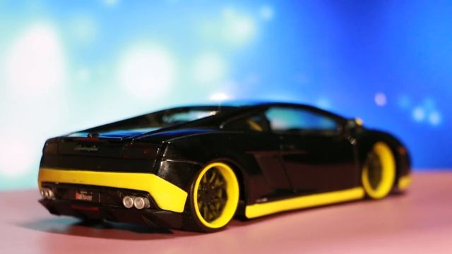 Lamborghini Gallardo LP560-4 1:24 Scale Diecast Model by Maisto смотреть онлайн