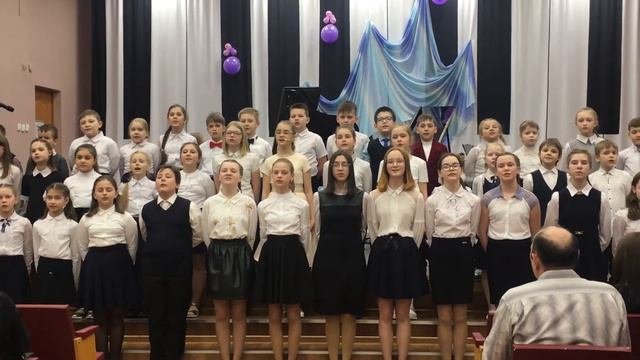 Муз. и слова С. Смирновой «Белый, синий, красный»