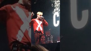 Мальбек пытается поцеловать Сюзанну