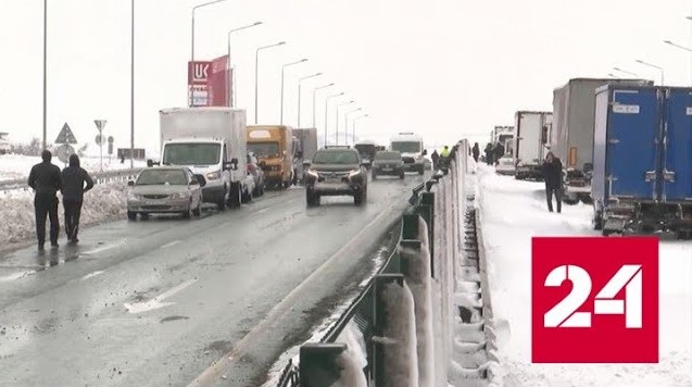 Снежный плен для водителей на трассе М-4 "Дон" окончен - Россия 24 