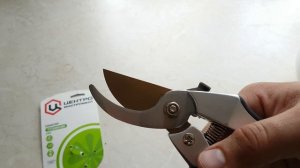 Секатор Центро инструмент Titanium 1381