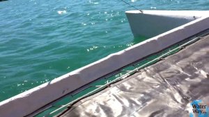 Парусный катамаран впервые на воде. Разогнали до 15,6 км/ч. Человек за бортом.