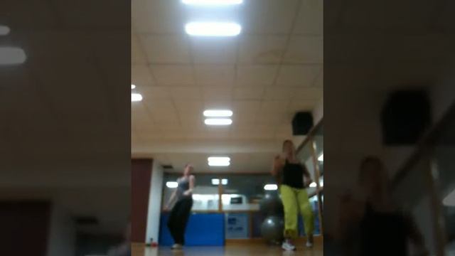 Fun Chris Brown pit Bull Zumba смотреть онлайн