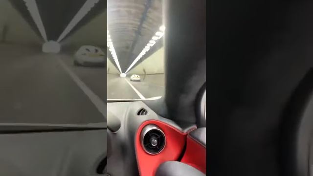 Jaguar XKR supercharged flyby Maclaren 570s смотреть онлайн