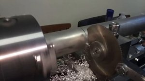 Слабонервным не смотреть! Токарная дичь! Отрезание длинномера на Корвет-401